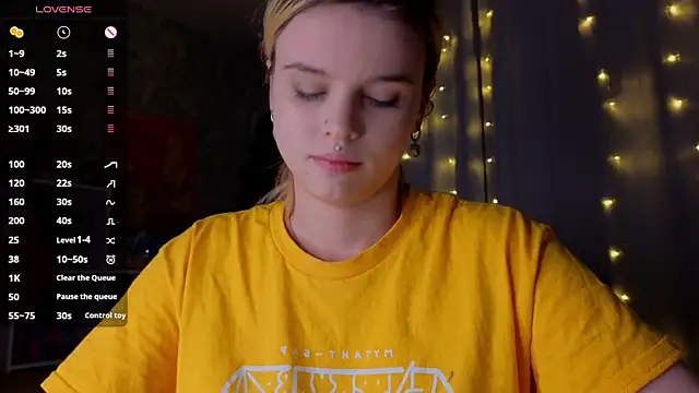 HanaMitsuri online show from January 11, 2025, 6:23 pm