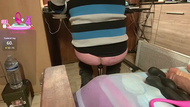 misteryman1956 online show from December 21, 2025, 5:42 am