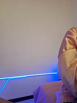 Snapshot of VictoriaEvaans_ chatting on November 25, 2025, 10:43 pm VictoriaEvaans online show from November 25, 2025, 10:43 pm