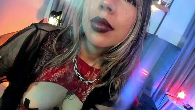 delilah fix online show from April 1, 2026, 9:23 pm