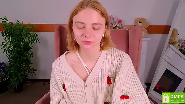 Snapshot of MirraBellanta chatting on November 18, 2025, 10:45 pm MirraBellanta online show from November 18, 2025, 10:45 pm