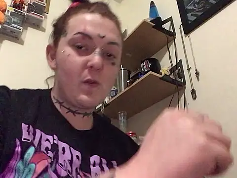 CurvyTrans2002 online show from March 16, 2026, 10:45 pm