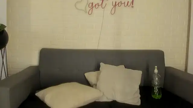 Snapshot of karina_gomez_18 chatting on February 8, 2026, 11:30 am karina gomez 18 online show from February 8, 2026, 11:30 am