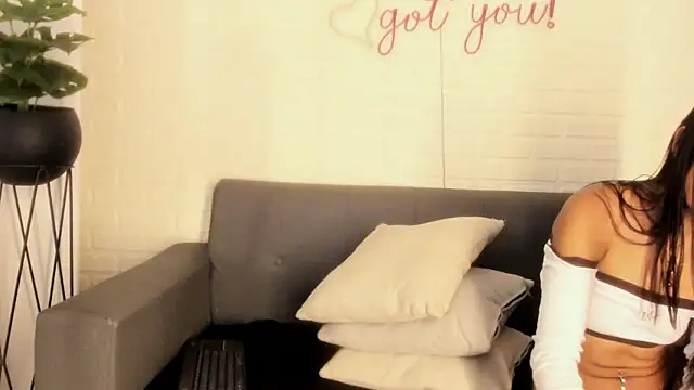 Snapshot of karina_gomez_18 chatting on December 22, 2025, 11:32 am karina gomez 18 online show from December 22, 2025, 11:32 am