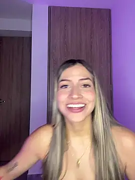 Snapshot of Issabela_G1 chatting on February 19, 2025, 12:46 am Issabela G1 online show from February 19, 2025, 12:46 am