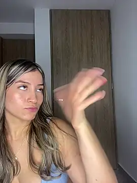 Snapshot of Issabela_G1 chatting on February 26, 2025, 12:09 am Issabela G1 online show from February 26, 2025, 12:09 am