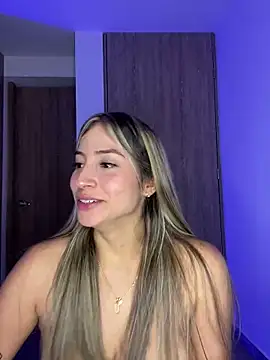 Snapshot of Issabela_G1 chatting on February 27, 2025, 7:41 am Issabela G1 online show from February 27, 2025, 7:41 am