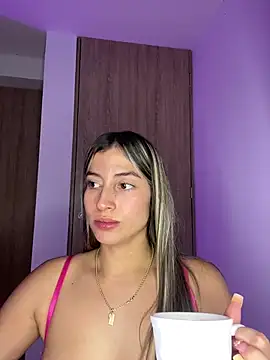 Snapshot of Issabela_G1 chatting on February 2, 2025, 7:30 am Issabela G1 online show from February 2, 2025, 7:30 am