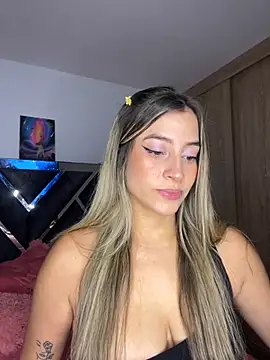 Snapshot of Issabela_G1 chatting on September 15, 2025, 8:53 pm Issabela G1 online show from September 15, 2025, 8:53 pm
