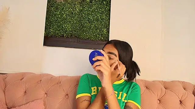 julieta aguilar1 online show from October 29, 2025, 7:24 pm