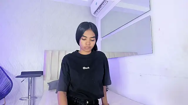 julieta aguilar1 online show from January 7, 2026, 6:57 pm