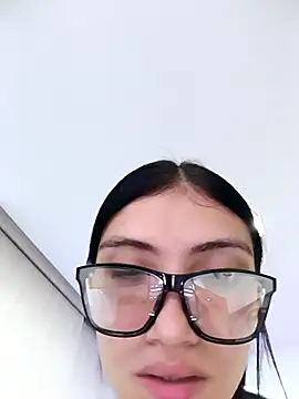 yeibles online show from October 9, 2025, 10:54 pm