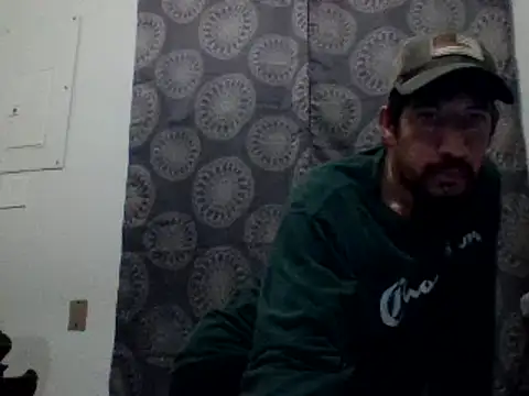 Snapshot of Curved4Pleasure chatting on December 6, 2024, 5:58 am Curved4Pleasure online show from December 6, 2024, 5:58 am