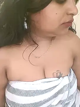 Snapshot of Ashwini_Gowda_91 chatting on January 6, 2025, 9:11 pm Ashwini Gowda 91 online show from January 6, 2025, 9:11 pm