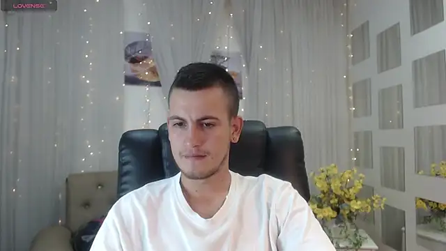 Snapshot of Cerokershelby chatting on January 5, 2025, 7:28 pm Cerokershelby online show from January 5, 2025, 7:28 pm