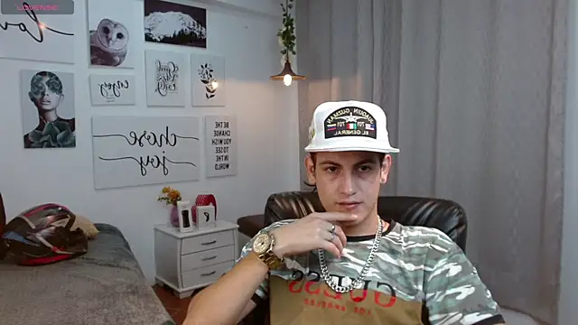 Snapshot of Cerokershelby chatting on October 7, 2025, 7:48 pm Cerokershelby online show from October 7, 2025, 7:48 pm