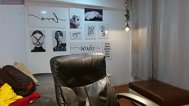 Snapshot of Cerokershelby chatting on November 25, 2025, 11:10 am Cerokershelby online show from November 25, 2025, 11:10 am