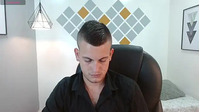 Snapshot of Cerokershelby chatting on February 6, 2025, 8:13 pm Cerokershelby online show from February 6, 2025, 8:13 pm