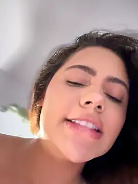 Snapshot of Aryrosee chatting on February 2, 2026, 8:52 pm Aryrosee online show from February 2, 2026, 8:52 pm