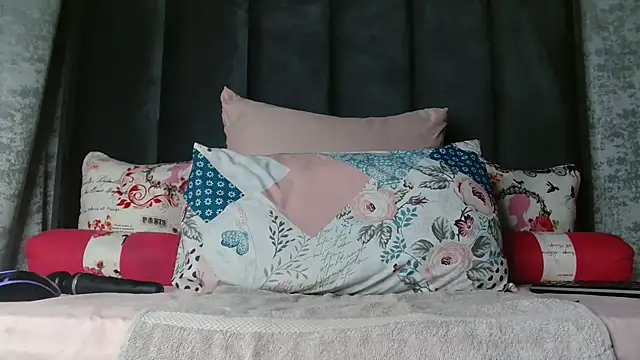 Lucy Blacksilk online show from November 9, 2025, 1:26 pm