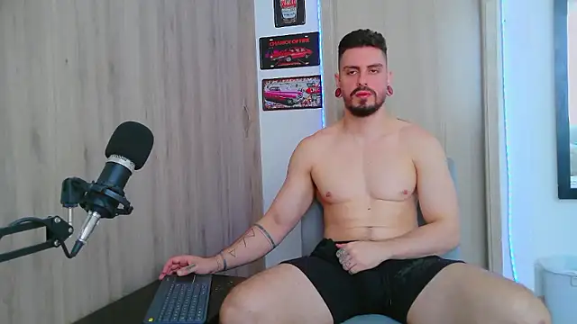 Snapshot of Aaron_kwok28 chatting on January 13, 2026, 6:56 pm Aaron kwok28 online show from January 13, 2026, 6:56 pm