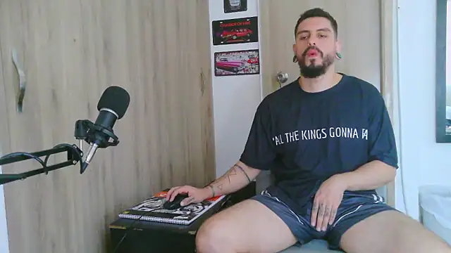 Snapshot of Aaron_kwok28 chatting on February 17, 2026, 10:07 pm Aaron kwok28 online show from February 17, 2026, 10:07 pm