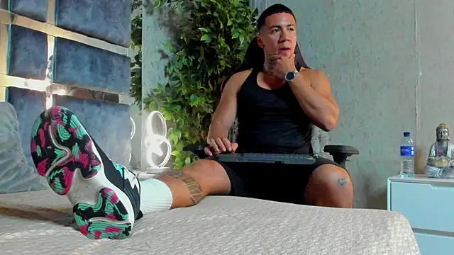 Snapshot of marc_ginale chatting on November 14, 2025, 12:09 pm marc ginale online show from November 14, 2025, 12:09 pm