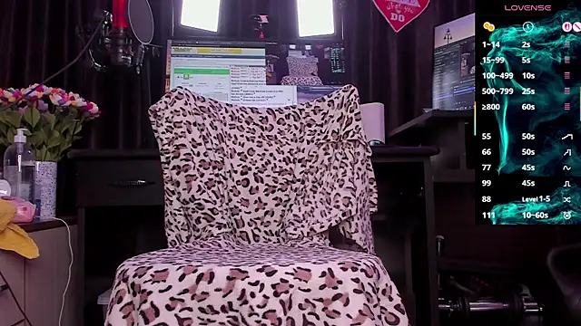 Snapshot of Raissa_sky26 chatting on November 10, 2025, 3:33 am Raissa sky26 online show from November 10, 2025, 3:33 am