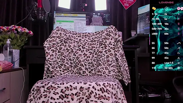 Snapshot of Raissa_sky26 chatting on November 7, 2025, 3:44 am Raissa sky26 online show from November 7, 2025, 3:44 am