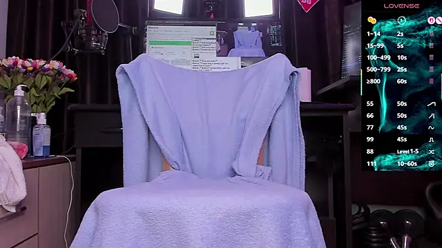 Raissa sky26 online show from April 18, 2026, 2:47 am