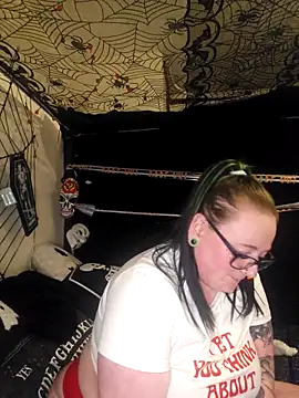 Bunny Cummings online show from November 5, 2025, 10:24 pm