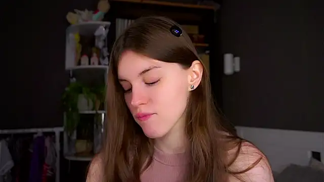 Snapshot of DarylBarks chatting on December 15, 2025, 1:11 am DarylBarks online show from December 15, 2025, 1:11 am