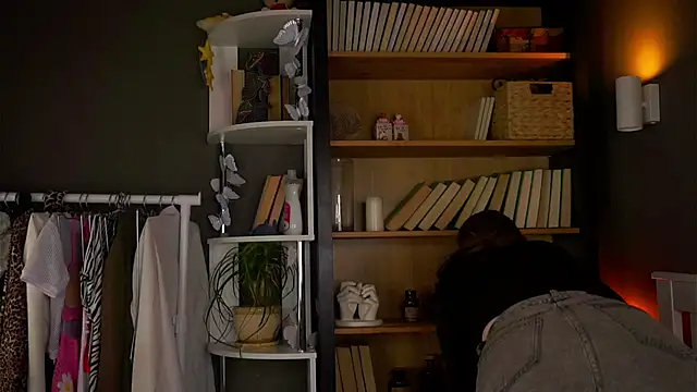 Snapshot of DarylBarks chatting on November 30, 2025, 1:17 am DarylBarks online show from November 30, 2025, 1:17 am