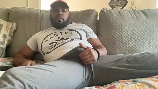 Snapshot of Bbcfun44 chatting on February 23, 2025, 9:48 pm Bbcfun44 online show from February 23, 2025, 9:48 pm