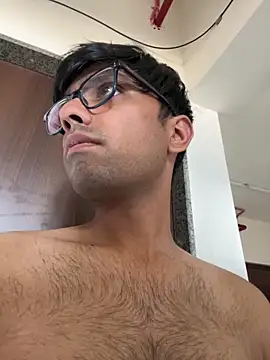 Snapshot of BoyzaraHatke chatting on March 3, 2026, 7:59 am BoyzaraHatke online show from March 3, 2026, 7:59 am