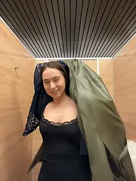 Holly Play online show from March 27, 2026, 12:06 pm