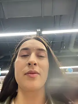 Holly Play online show from November 9, 2025, 7:12 am