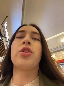 Holly Play online show from November 3, 2025, 1:15 pm