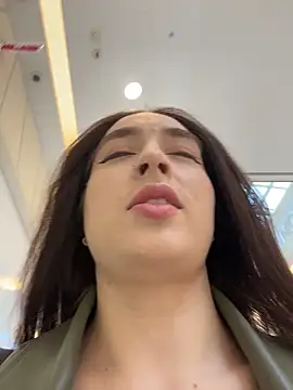 Holly Play online show from April 15, 2026, 11:59 am