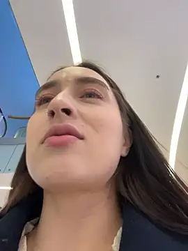 Holly Play online show from November 30, 2025, 7:09 am