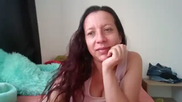 milfevha online show from December 14, 2025, 12:00 pm