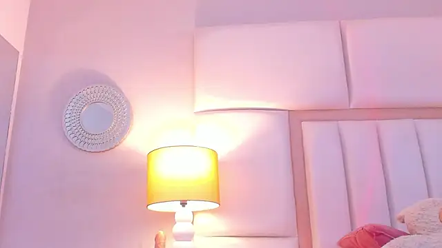 Snapshot of EllaBennet chatting on March 13, 2025, 6:58 am EllaBennet online show from March 13, 2025, 6:58 am