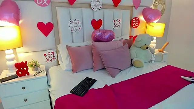 Snapshot of EllaBennet chatting on February 12, 2025, 5:15 am EllaBennet online show from February 12, 2025, 5:15 am