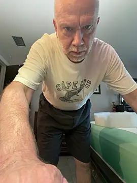 FLSexyGuy online show from April 15, 2026, 1:37 pm