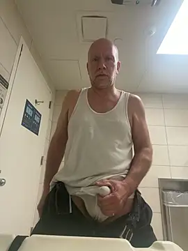 FLSexyGuy online show from April 9, 2026, 3:18 pm