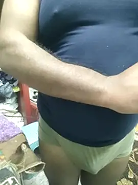 Snapshot of ShelfyOfferer chatting on December 14, 2025, 6:35 pm ShelfyOfferer online show from December 14, 2025, 6:35 pm