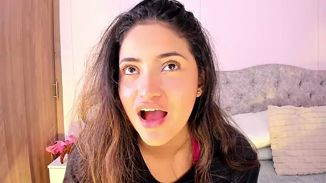 Snapshot of Isa_squirt1 chatting on December 5, 2025, 3:49 am Isa squirt1 online show from December 5, 2025, 3:49 am