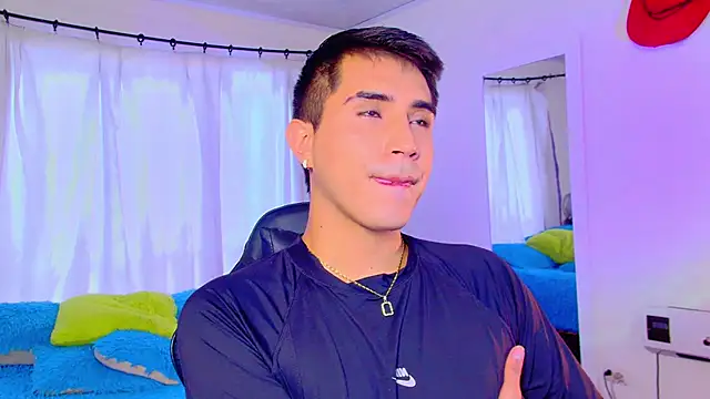 Snapshot of Chris_Maddox chatting on December 16, 2025, 7:18 pm Chris Maddox online show from December 16, 2025, 7:18 pm