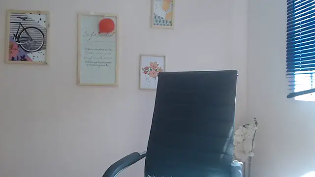 lucy diiaz online show from March 3, 2025, 6:46 pm