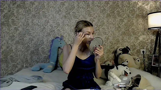 Snapshot of Ella_Milla chatting on November 6, 2025, 4:05 am Ella Milla online show from November 6, 2025, 4:05 am